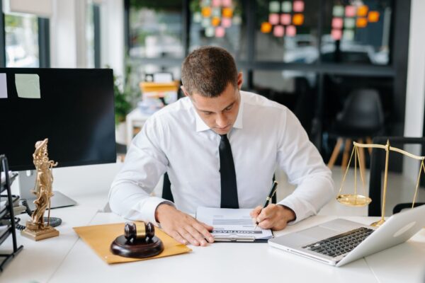 Hochwertige Wartungsanleitung Übersetzung München für Ihre Technik